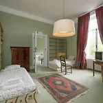 Сasa de vacaciones Beautiful Manor House In A Park Near Rochefort Forrieres