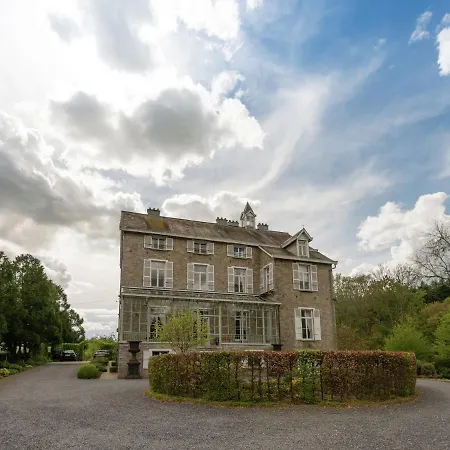 Hébergement de vacances Beautiful Manor House In A Park Near Rochefort