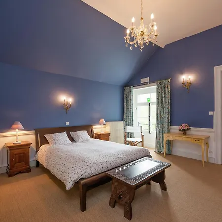 Beautiful Manor House In A Park Near Rochefort 度假居