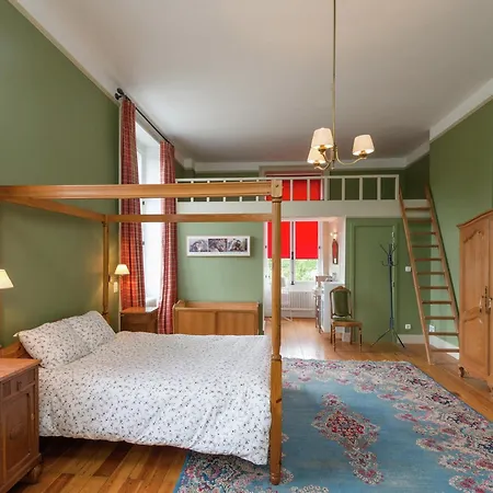 Beautiful Manor House In A Park Near Rochefort *