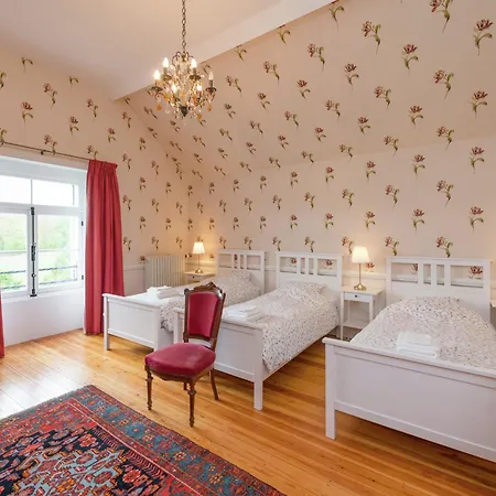 Beautiful Manor House In A Park Near Rochefort Vakantiehuis